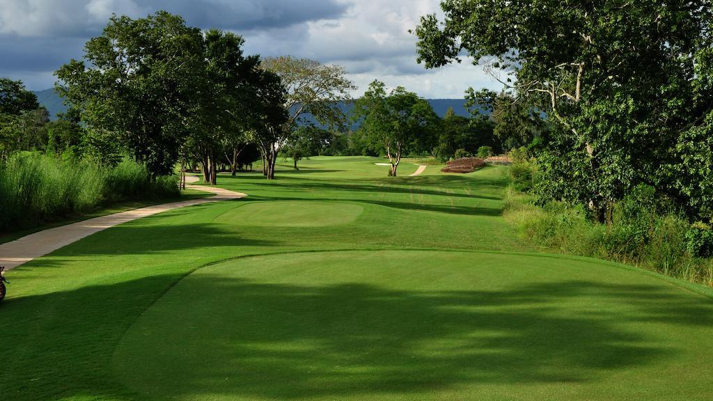 Mountain Creek Golf Resort & Residences Si Khio Eksteriør bilde